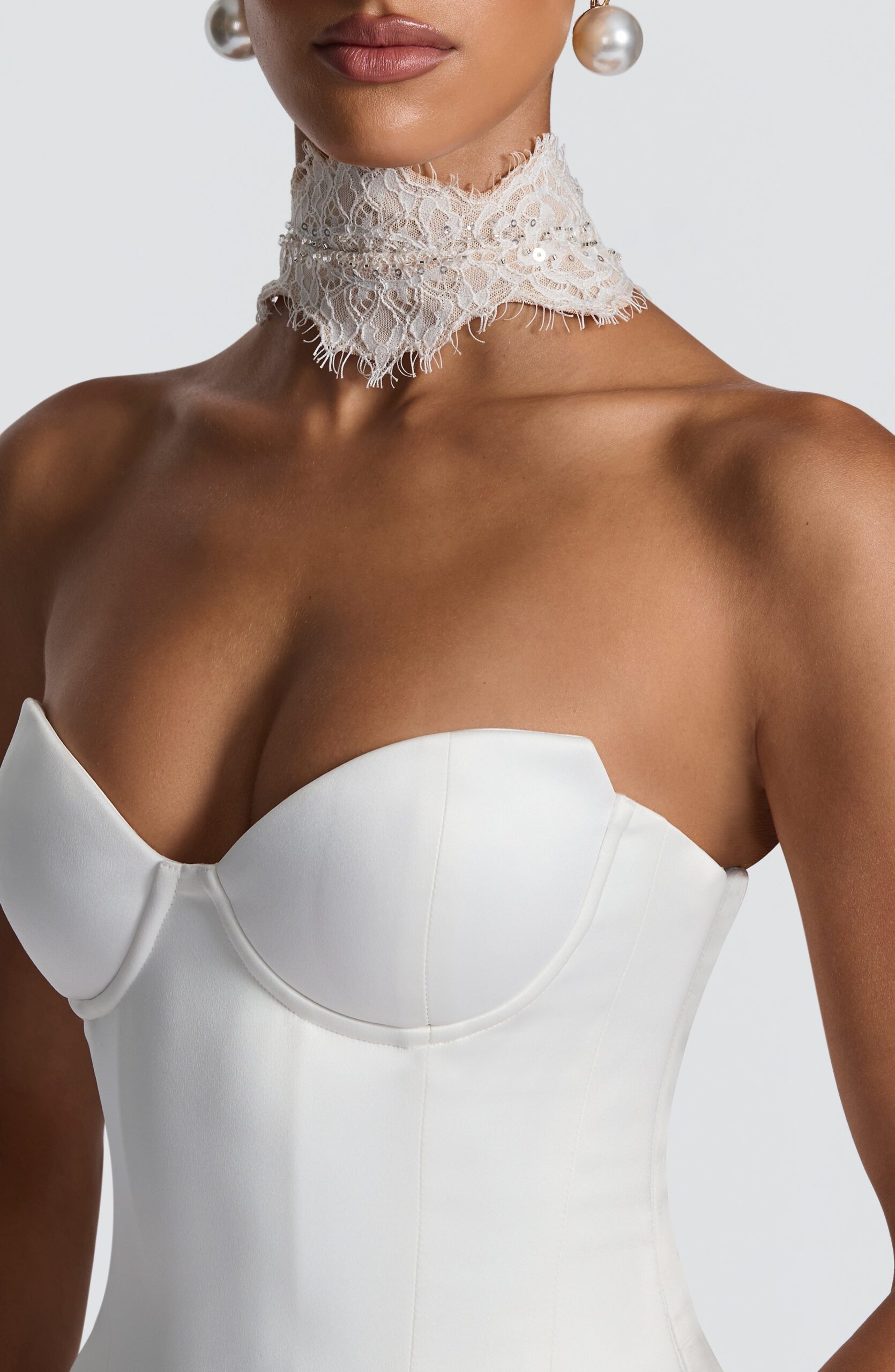 Bridal Ivory Choker Scarf with Tulle Details - Image 8
